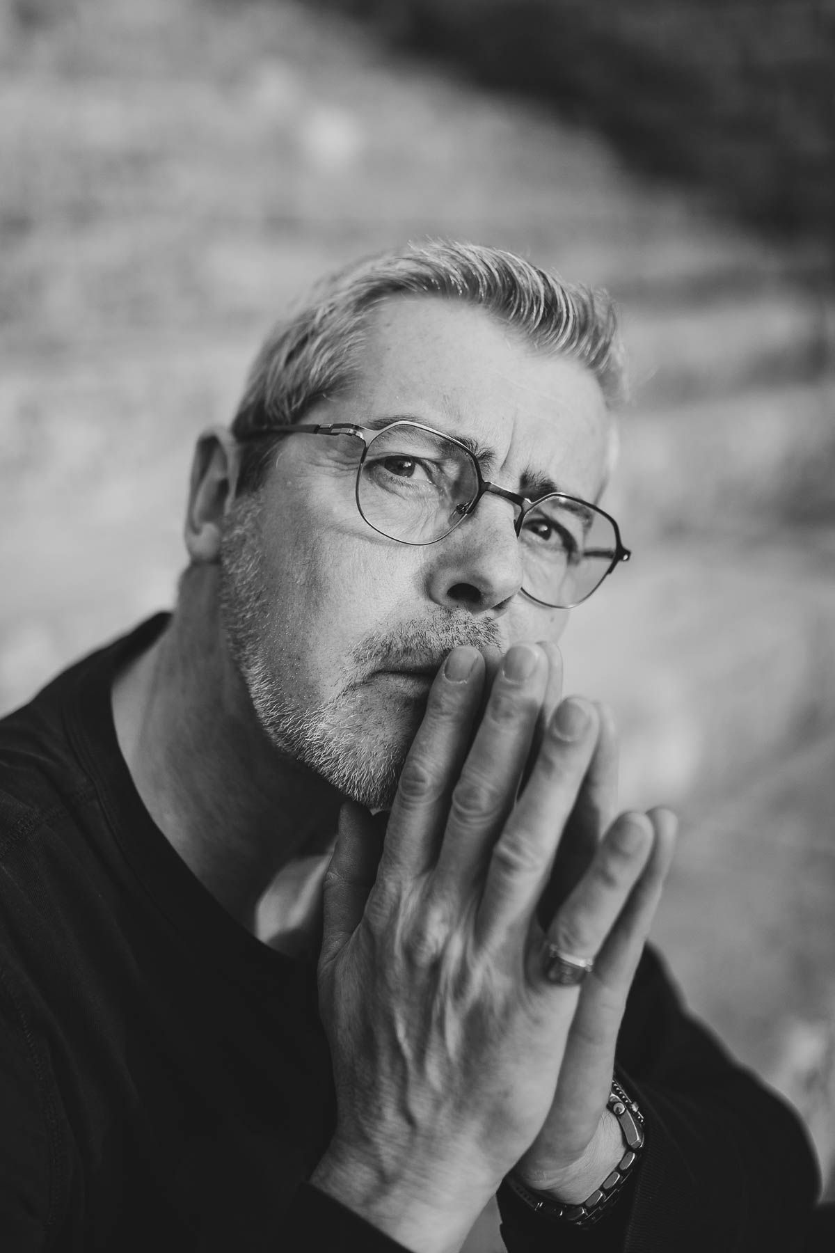 portrait photo d'une homme en noir et blanc à Tours