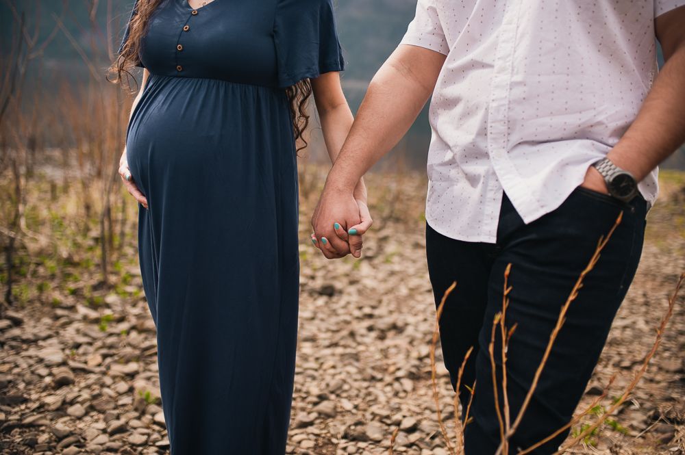 How can a doula help me and my partner prepare for our birth? Vancouver area birth photographer near me. Unmedicated birth support. Portland