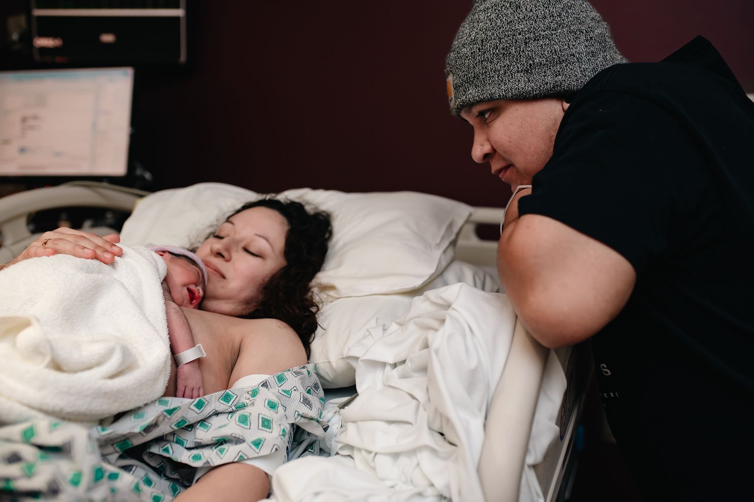 helping families foster strong communication, connection, confidence and attunement with their babies through holistic doula support