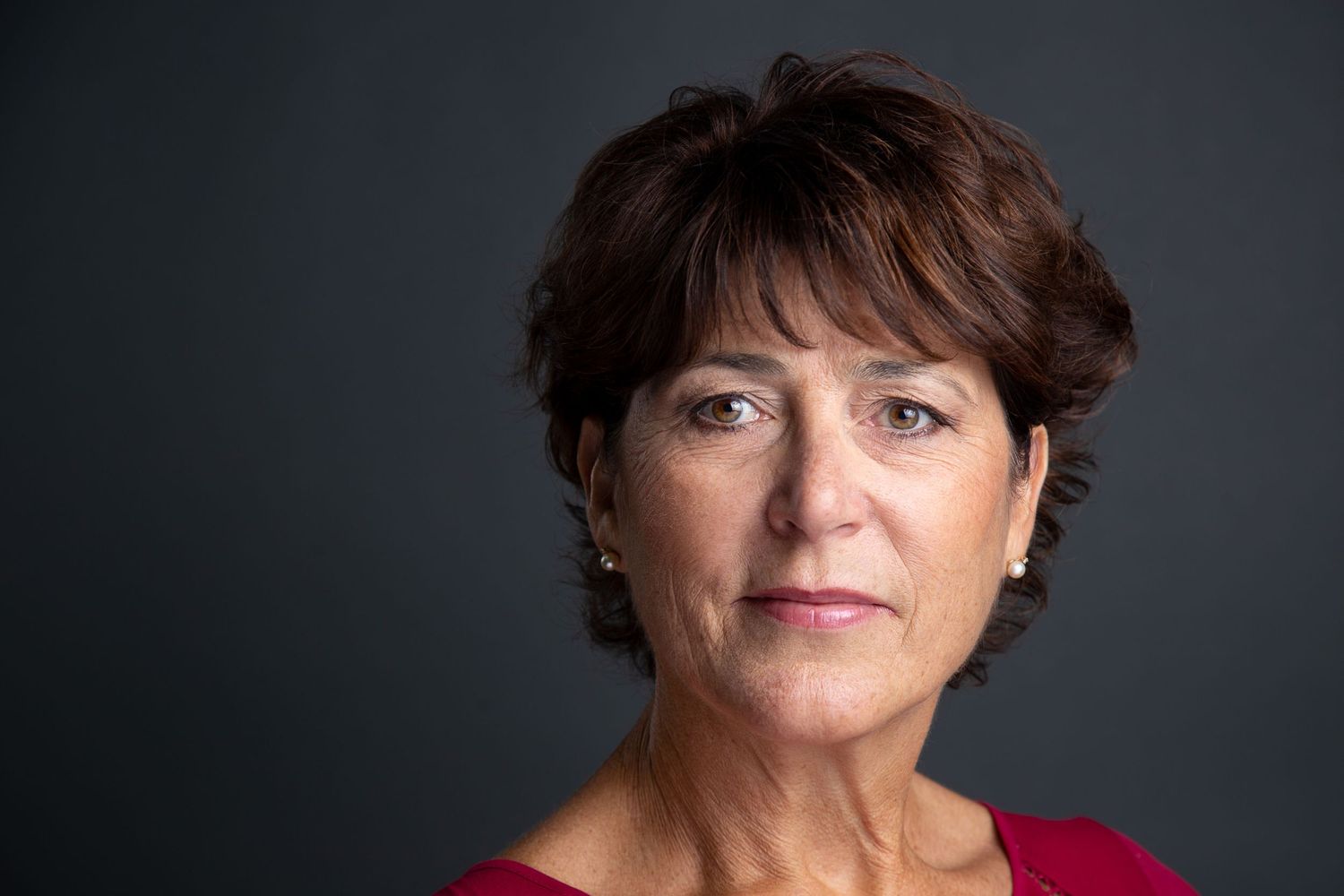 the benefits of corporate and business headshots female real estate headshot