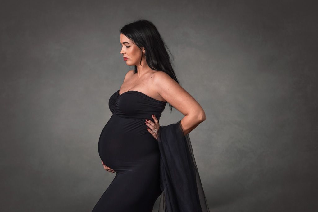 Maternity photographer Skåne black COUTURE dress