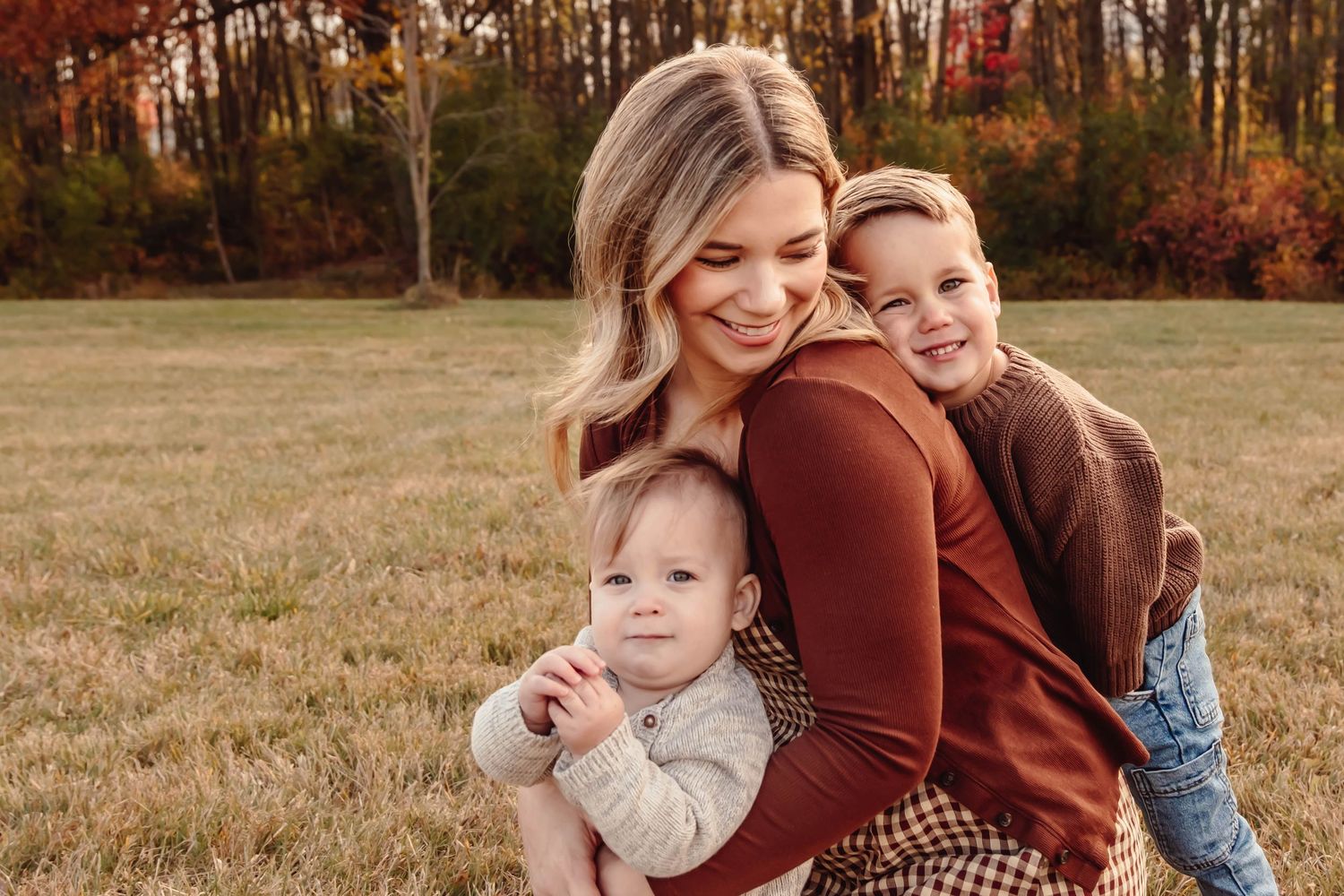 Outdoor Family Photoshoot in Wisconsin