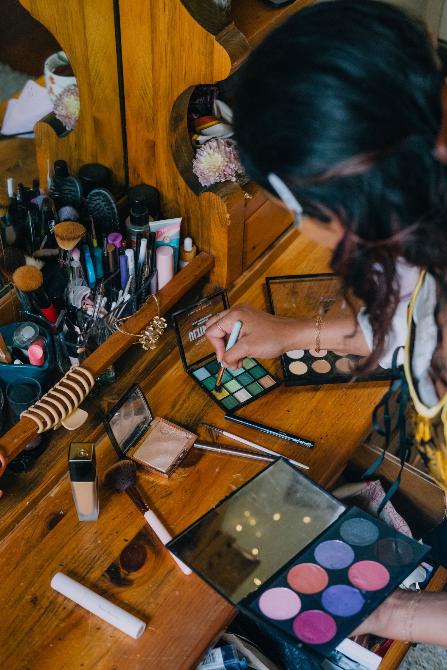 Content creator behind-the-scenes personal branding shoot with makeup in San Francisco. By brand photographer Jenn Chen.