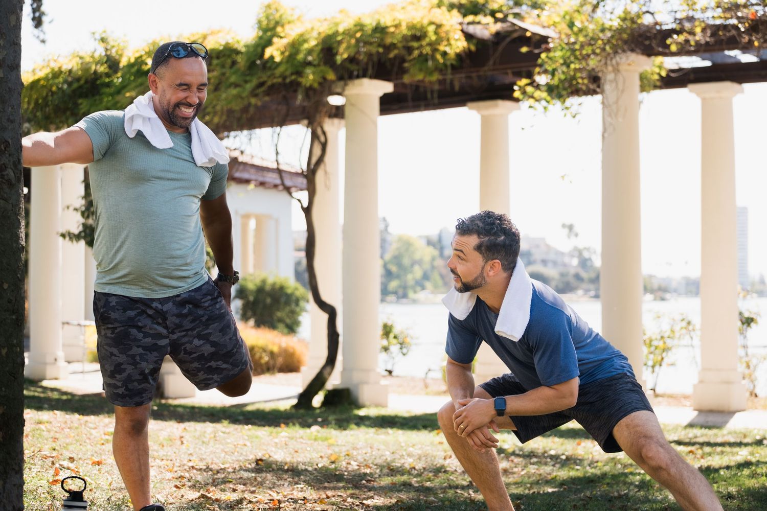 Holistic medical doctor outdoor lifestyle session at Oakland's Lake Merritt. By personal brand photographer Jenn Chen