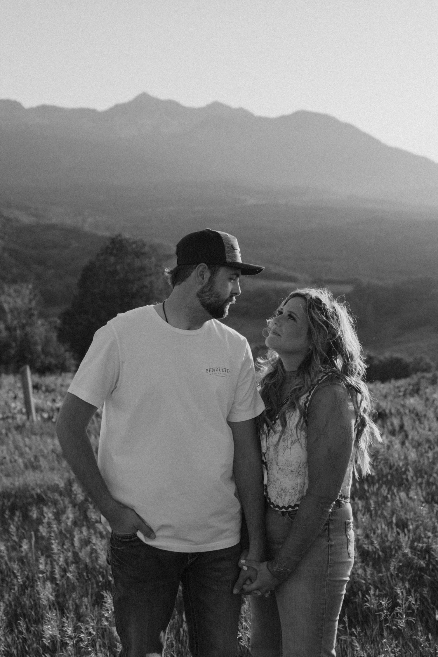 Country themed session with utah mountains for engagments