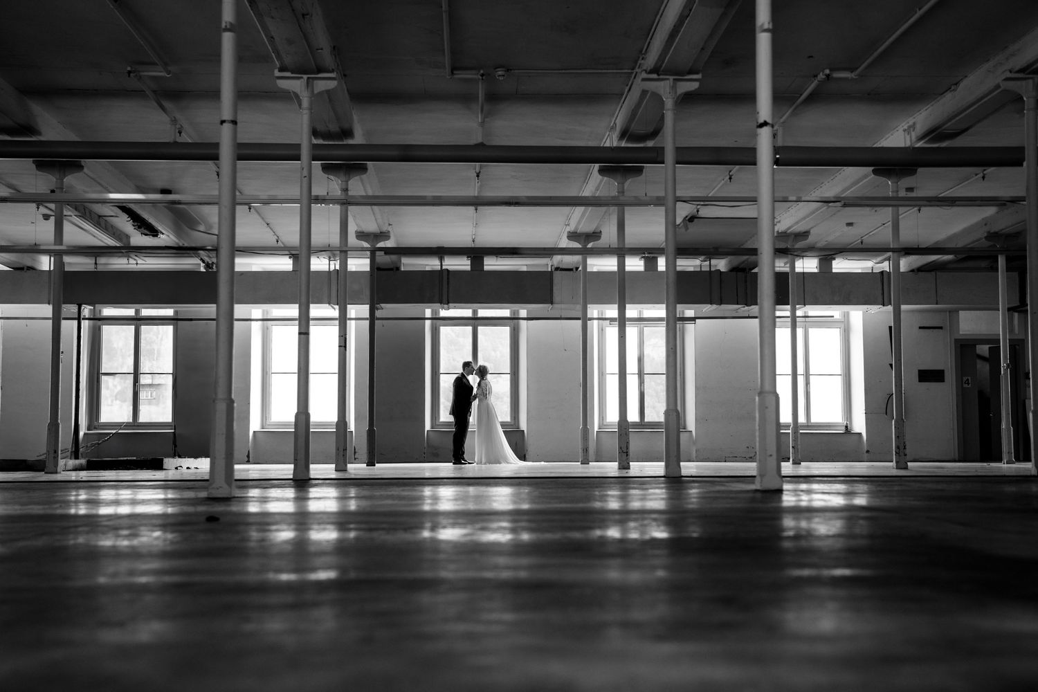 Emotionale Hochzeitsmomente in der Flumserei festgehalten – authentisch, natürlich und stilvoll von Mediasquad Switzerland.