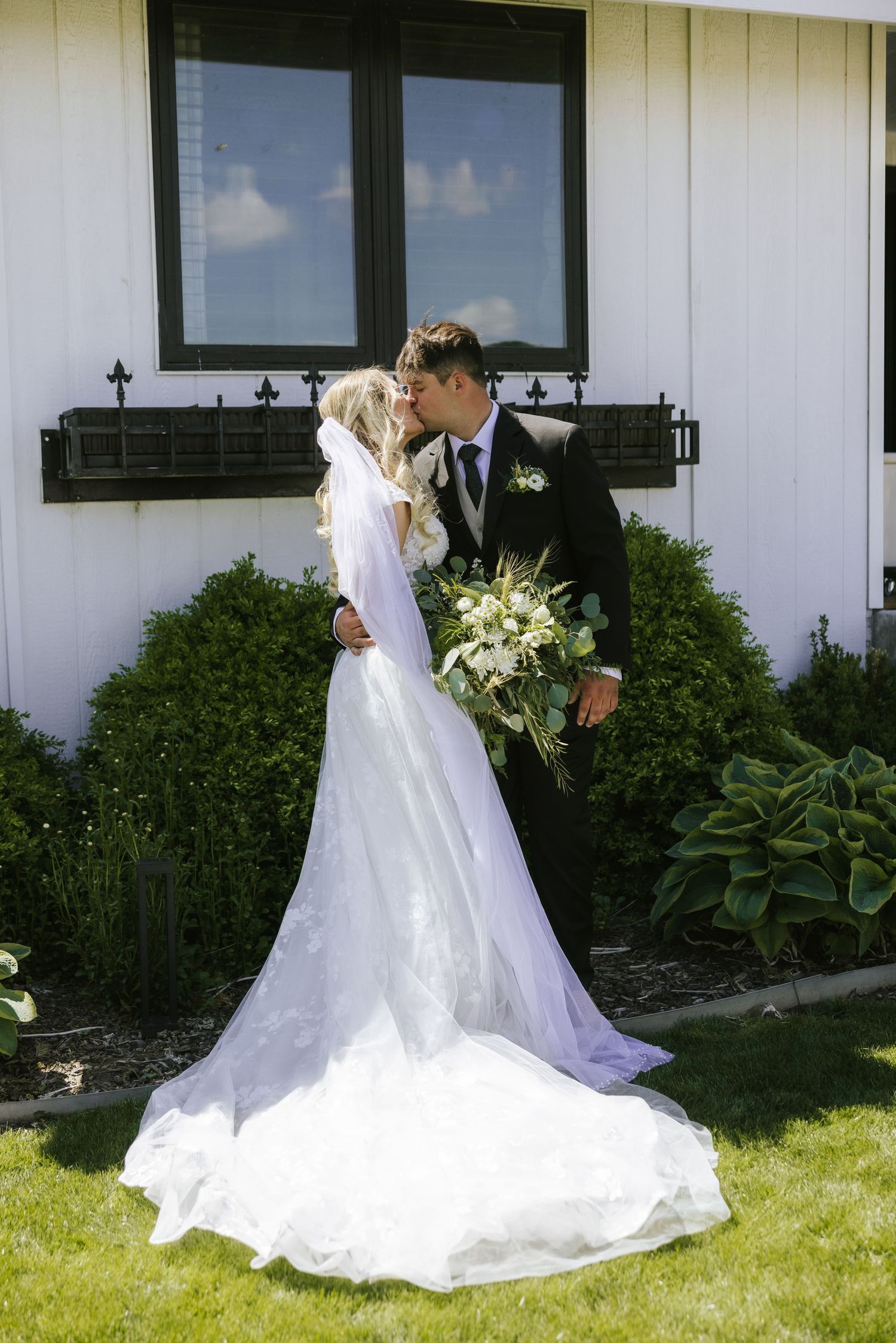 bride and groom portraits