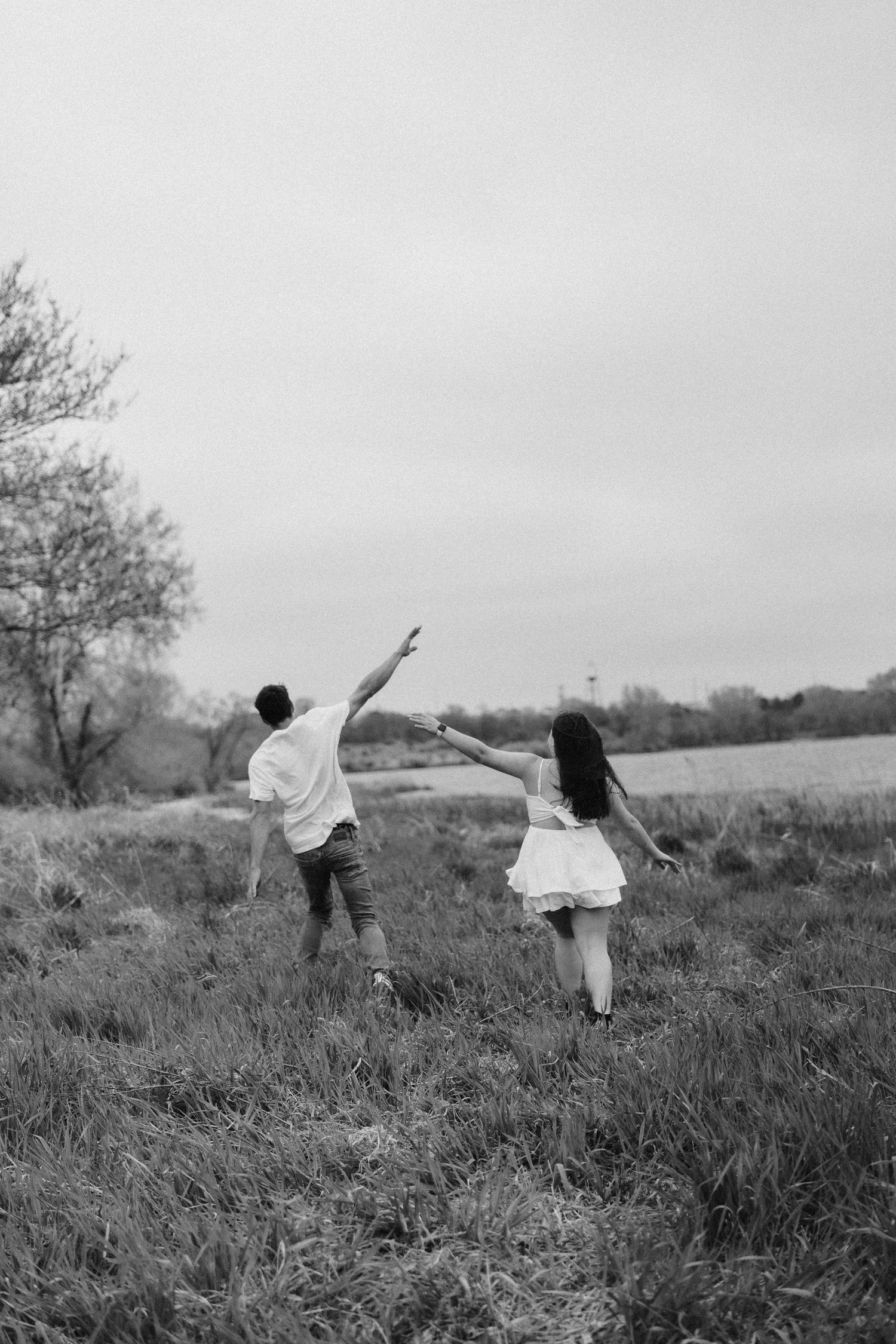 candid, romantic couples photos