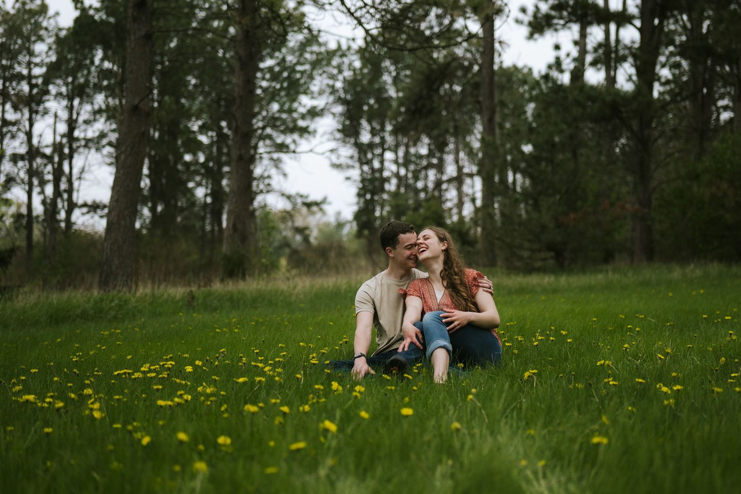 couples posing for candid couples photos