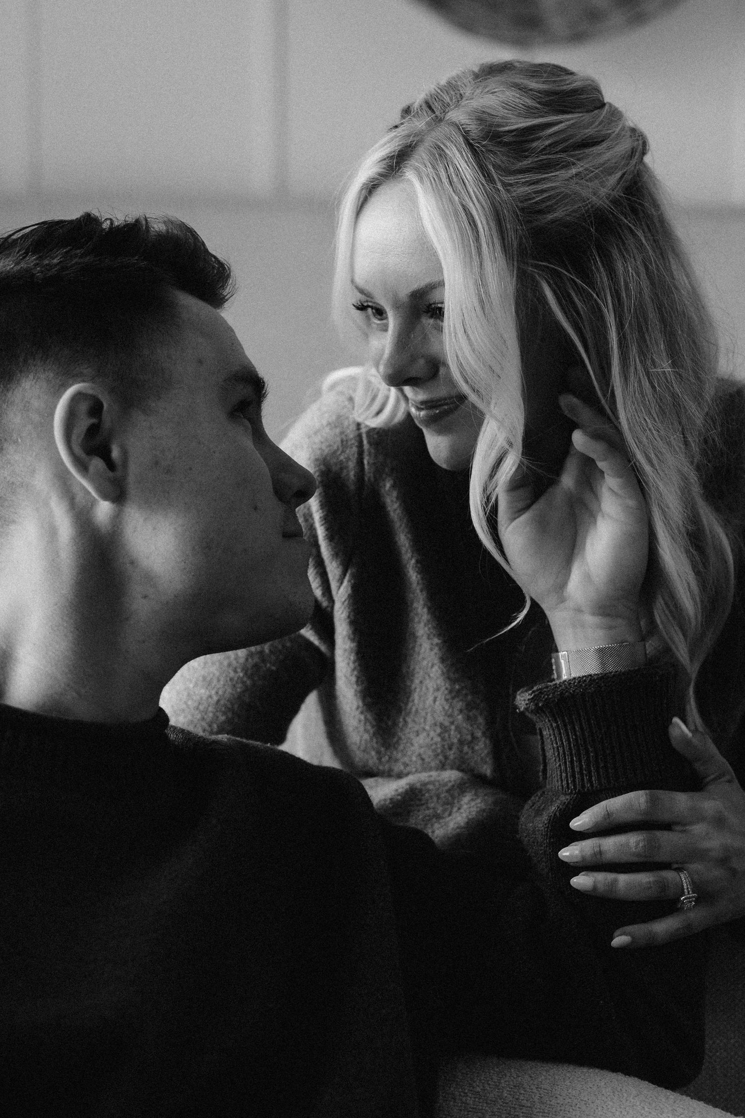 candid, romantic couples photos