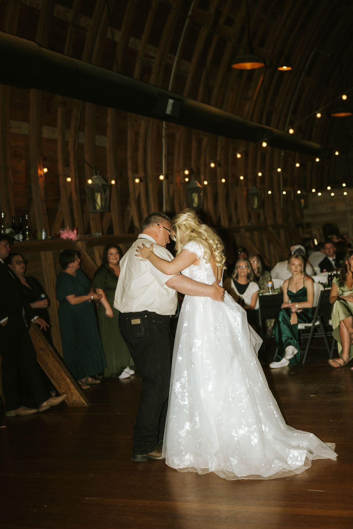 father daughter dance at wedding