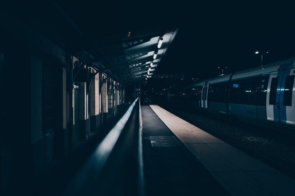 Photographie urbaine nocturne, gare perspective — Cyril Cornet CYRBOX Leica