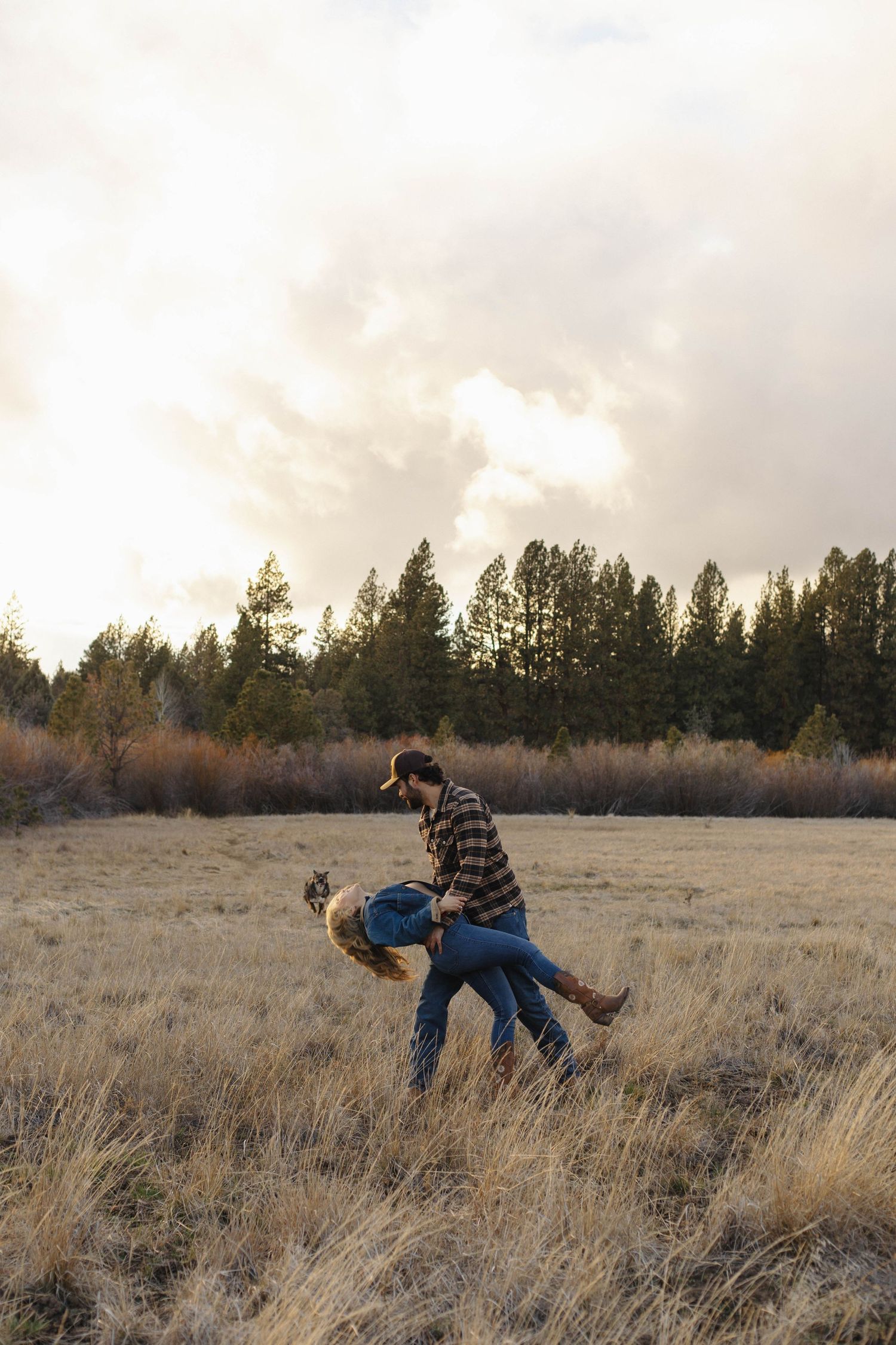 Oregon Photographer, Oregon Photography, Central Oregon Photographer, Cinematic, Documentary, Pnw, Portrait, Couples, Wedding, Engagement