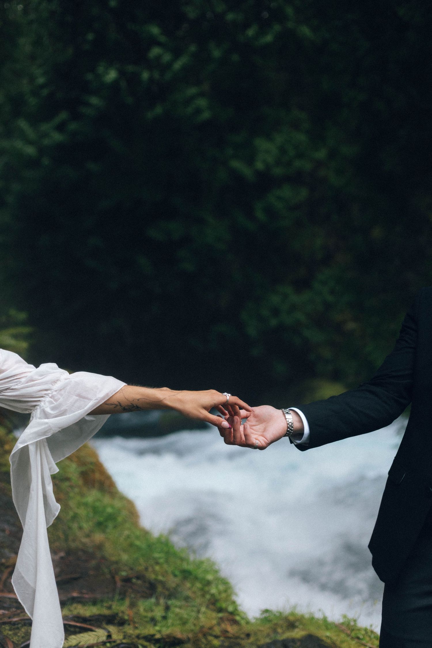 Oregon Photographer, Oregon Photography, Central Oregon Photographer, Cinematic, Documentary, Pnw, Portrait, Couples, Wedding, Engagement