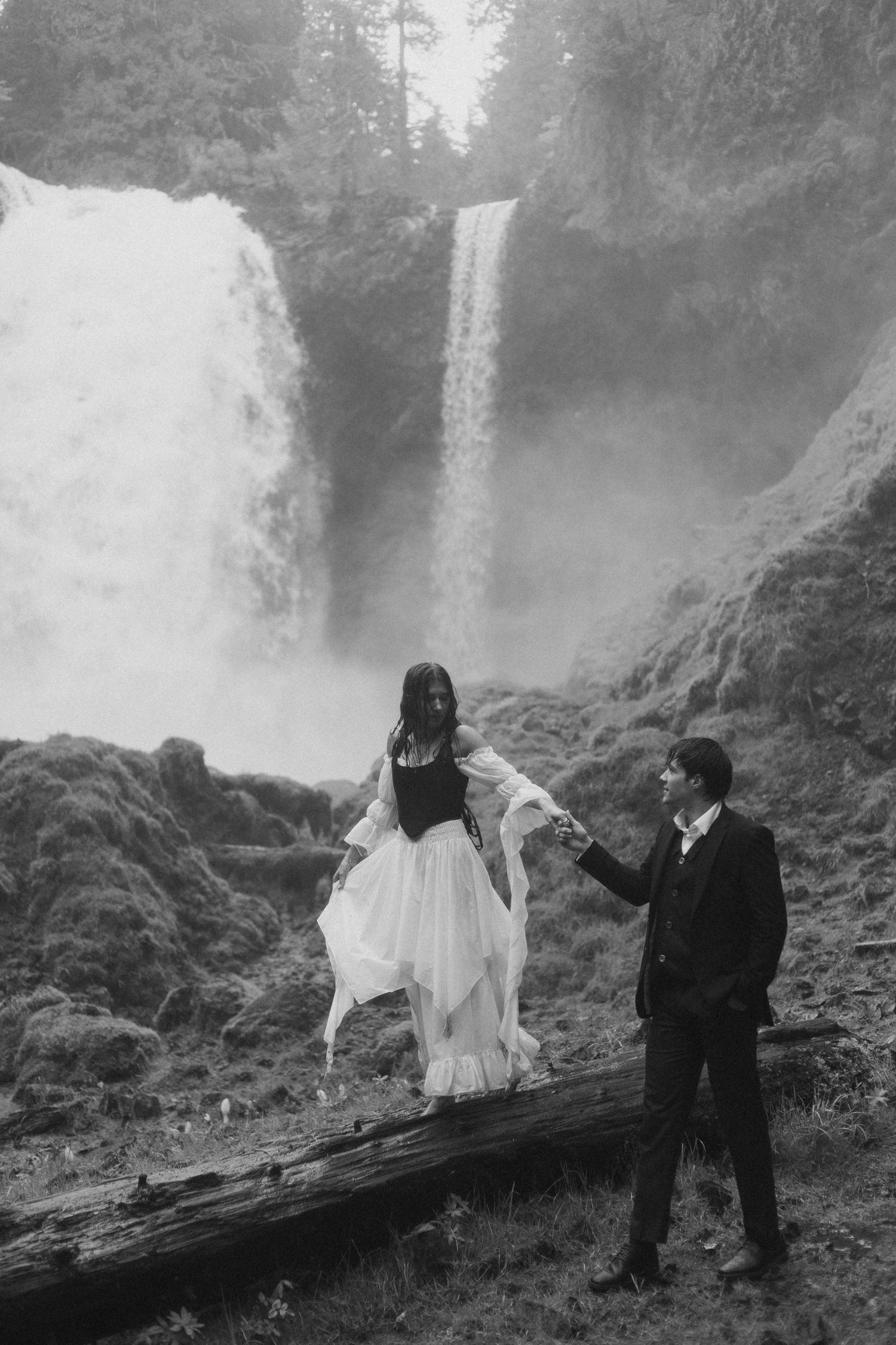 Oregon Photographer, Oregon Photography, Central Oregon Photographer, Cinematic, Documentary, Pnw, Portrait, Couples, Wedding, Engagement