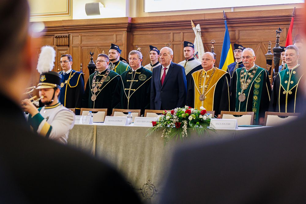 A Debreceni Egyetem integrációjának 25. évfordulóját ünneplik a főépületben.