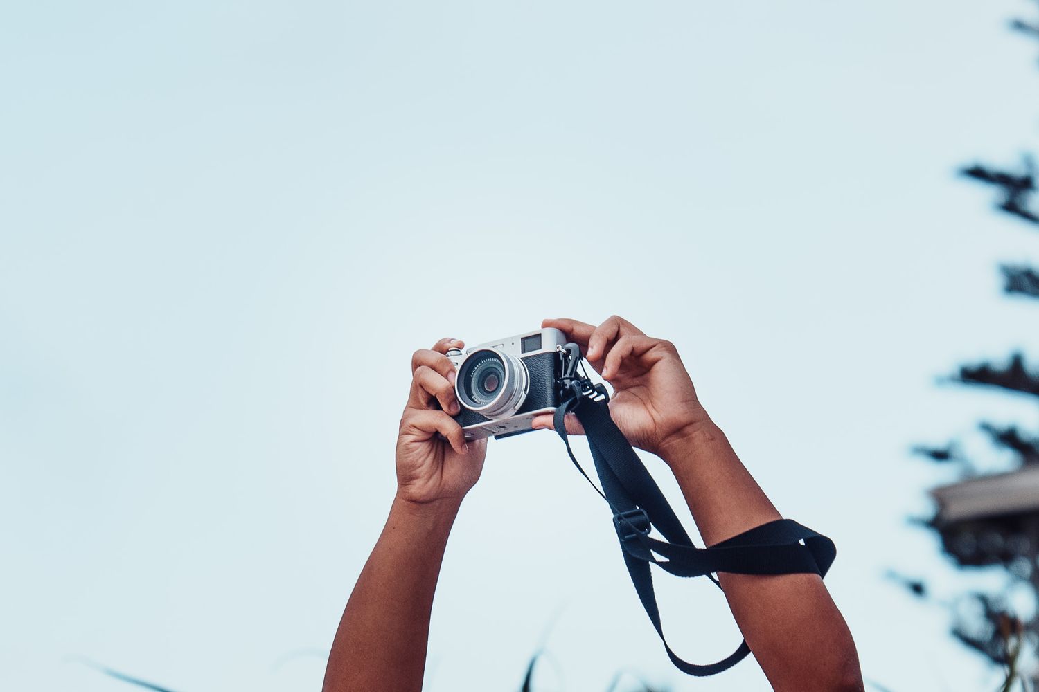 a picture of the fujifilm x100 v
