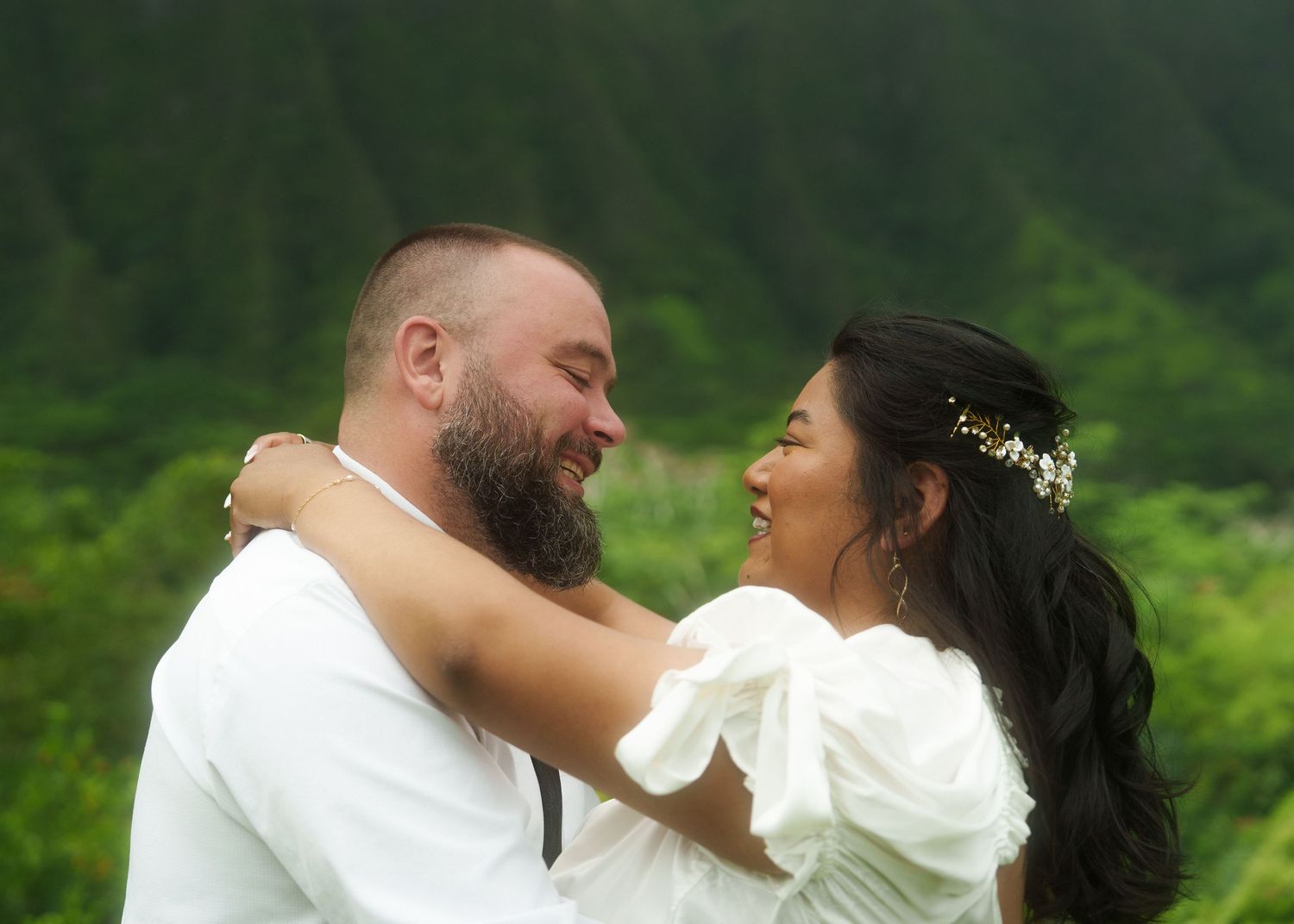 Surprise Wedding Photos at a Hawaii Botanical Garden
