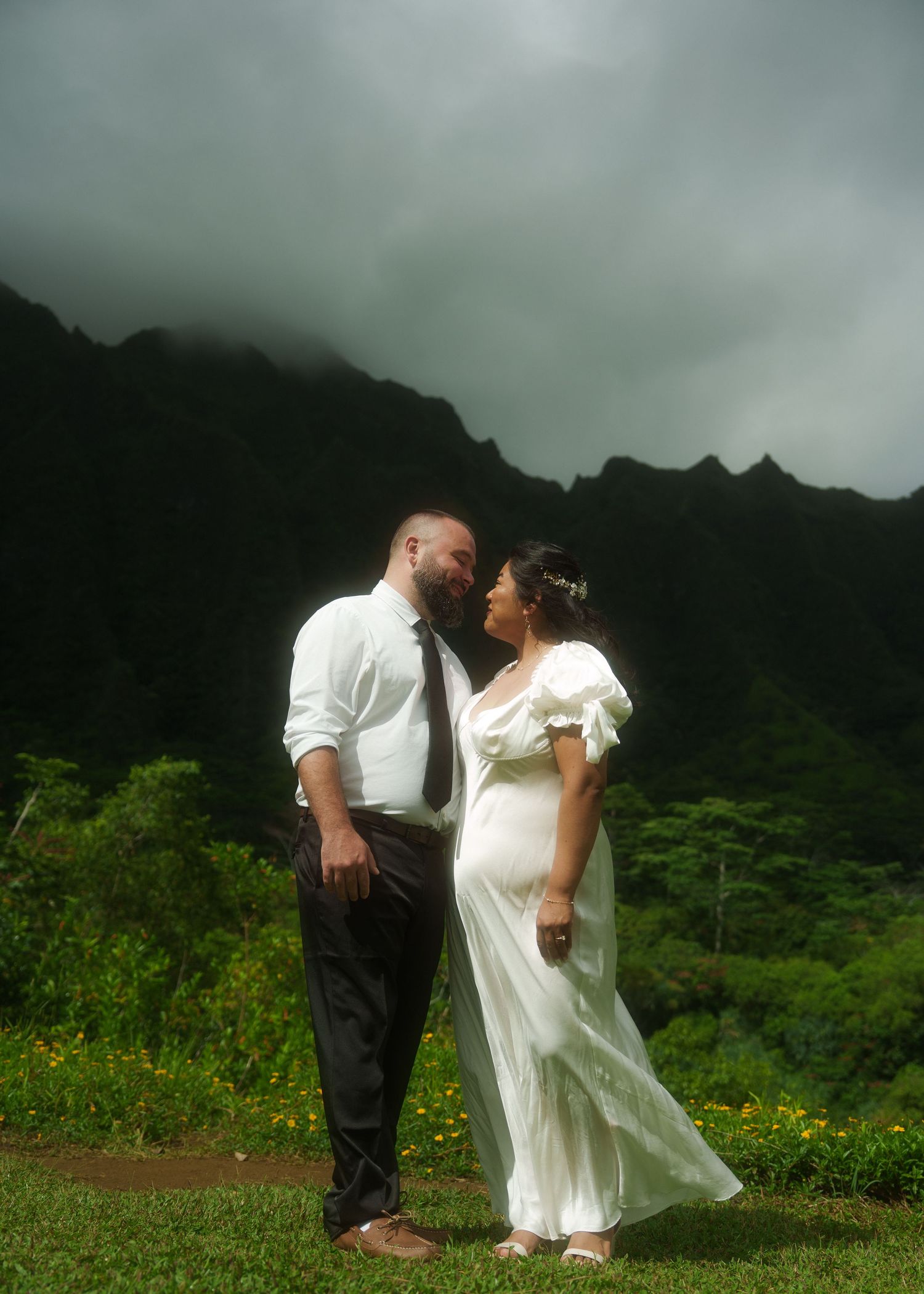 Surprise Wedding Photos at a Hawaii Botanical Garden