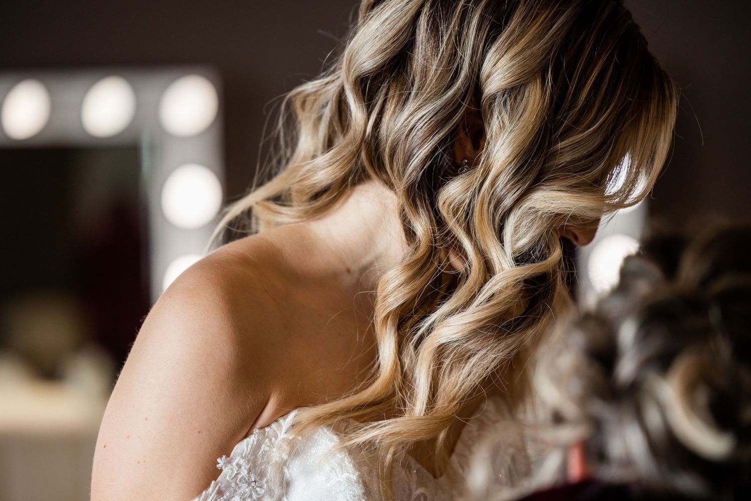 photography, bride, groom, Minnesota, wedding photography, lifestyle, candid, high-end, flowers, details, barn