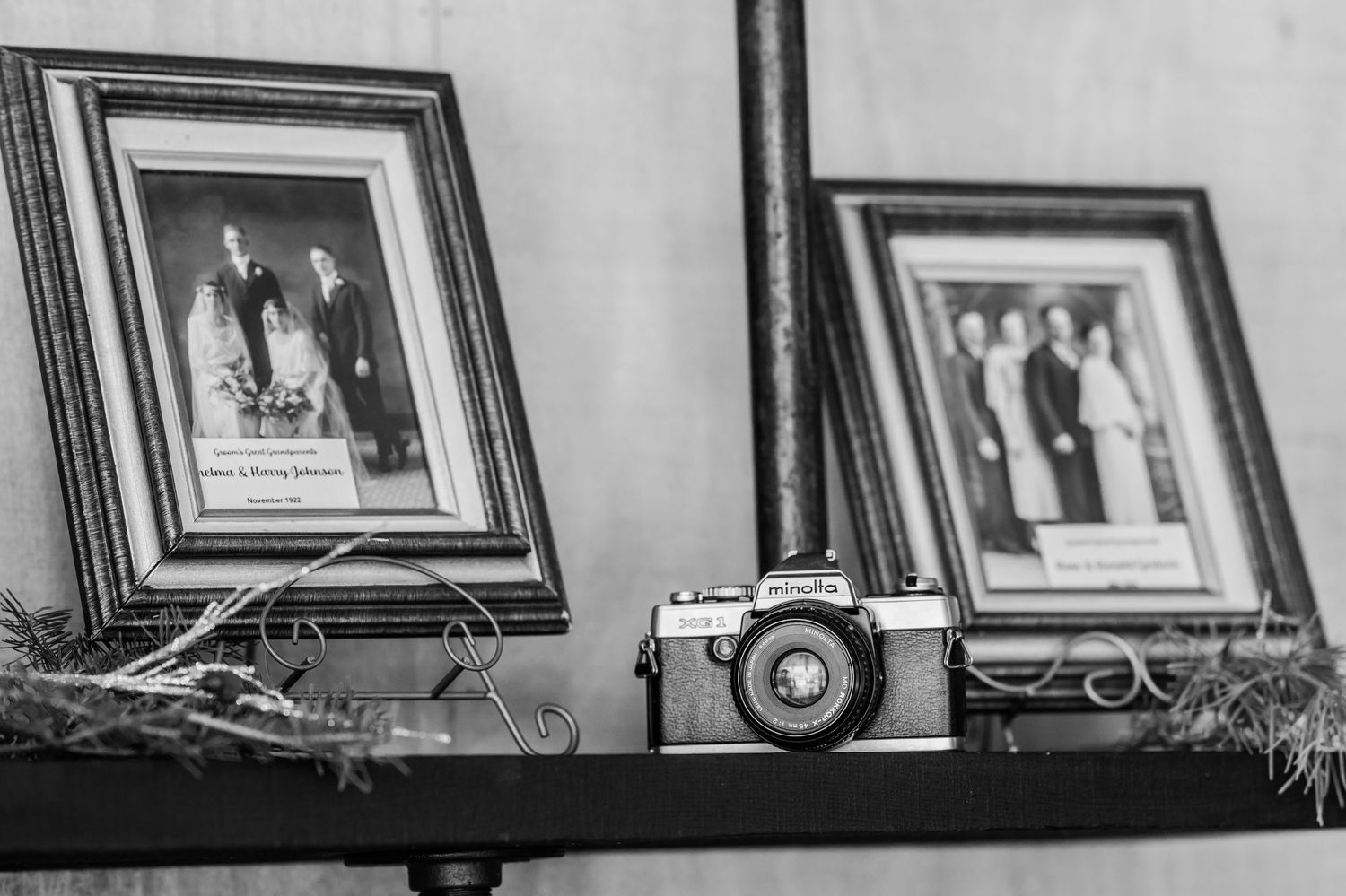 photography, bride, groom, Minnesota, wedding photography, lifestyle, candid, high-end, flowers, details, barn