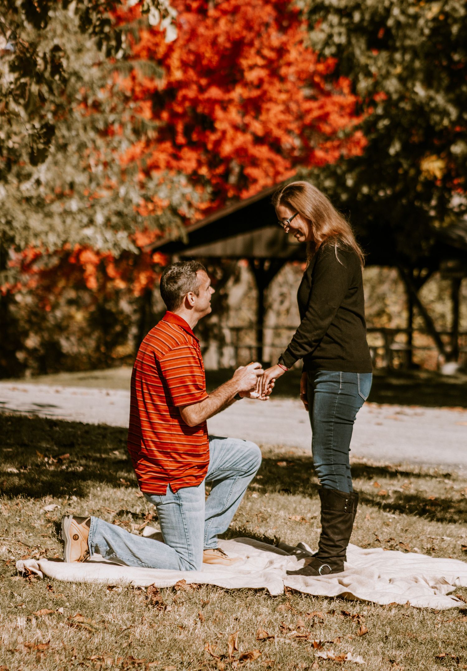 couple getting engaged in tiffin, iowa