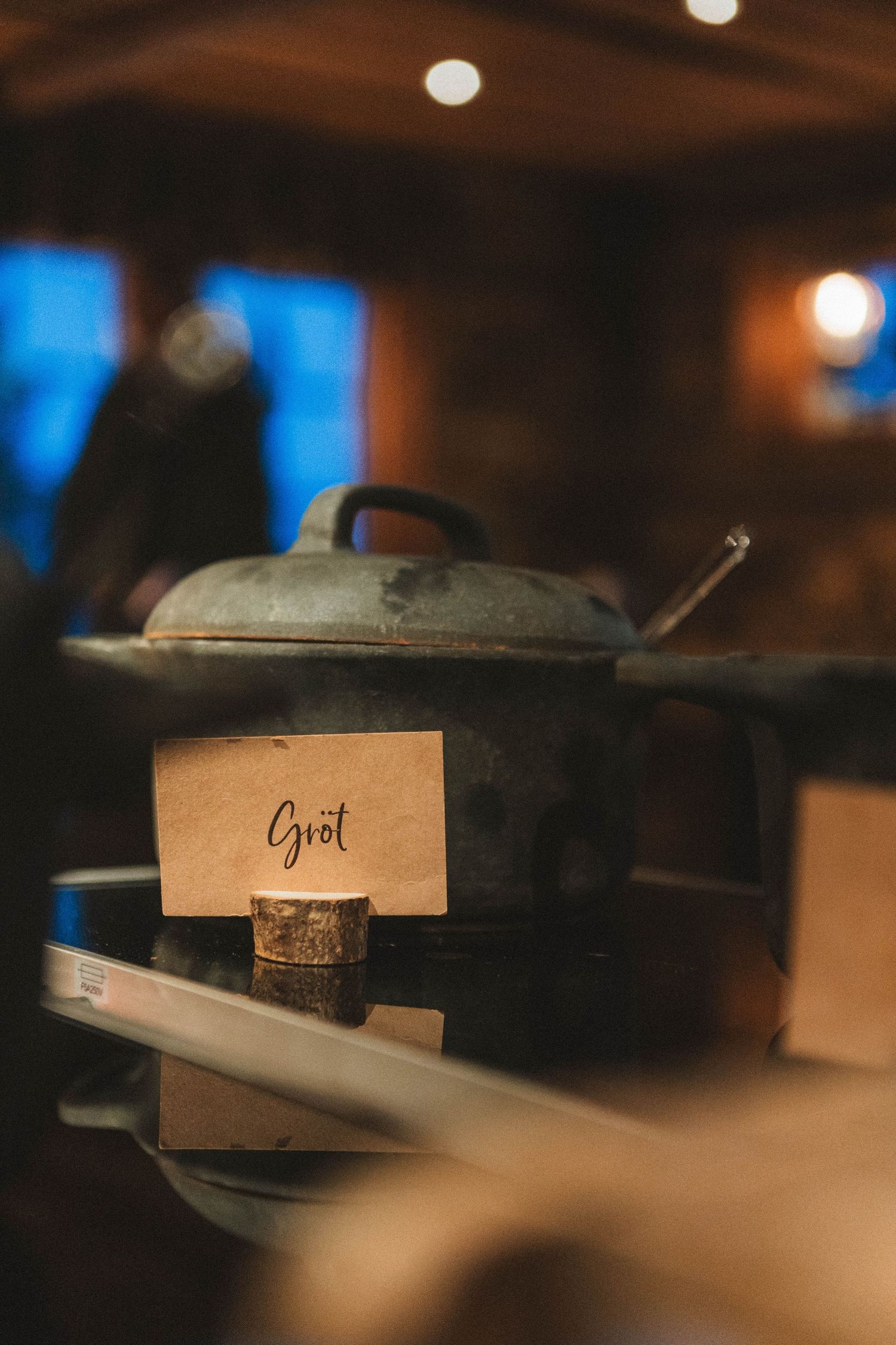Rustic cooking pot with 