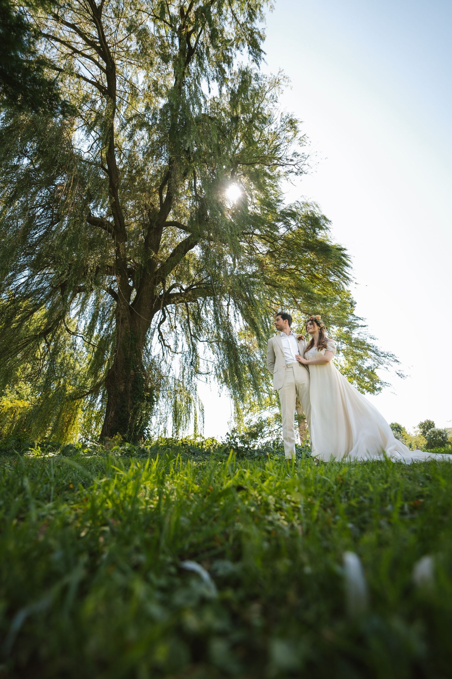 The Barn at Liberty Farms Lara and Nick Under the Tree