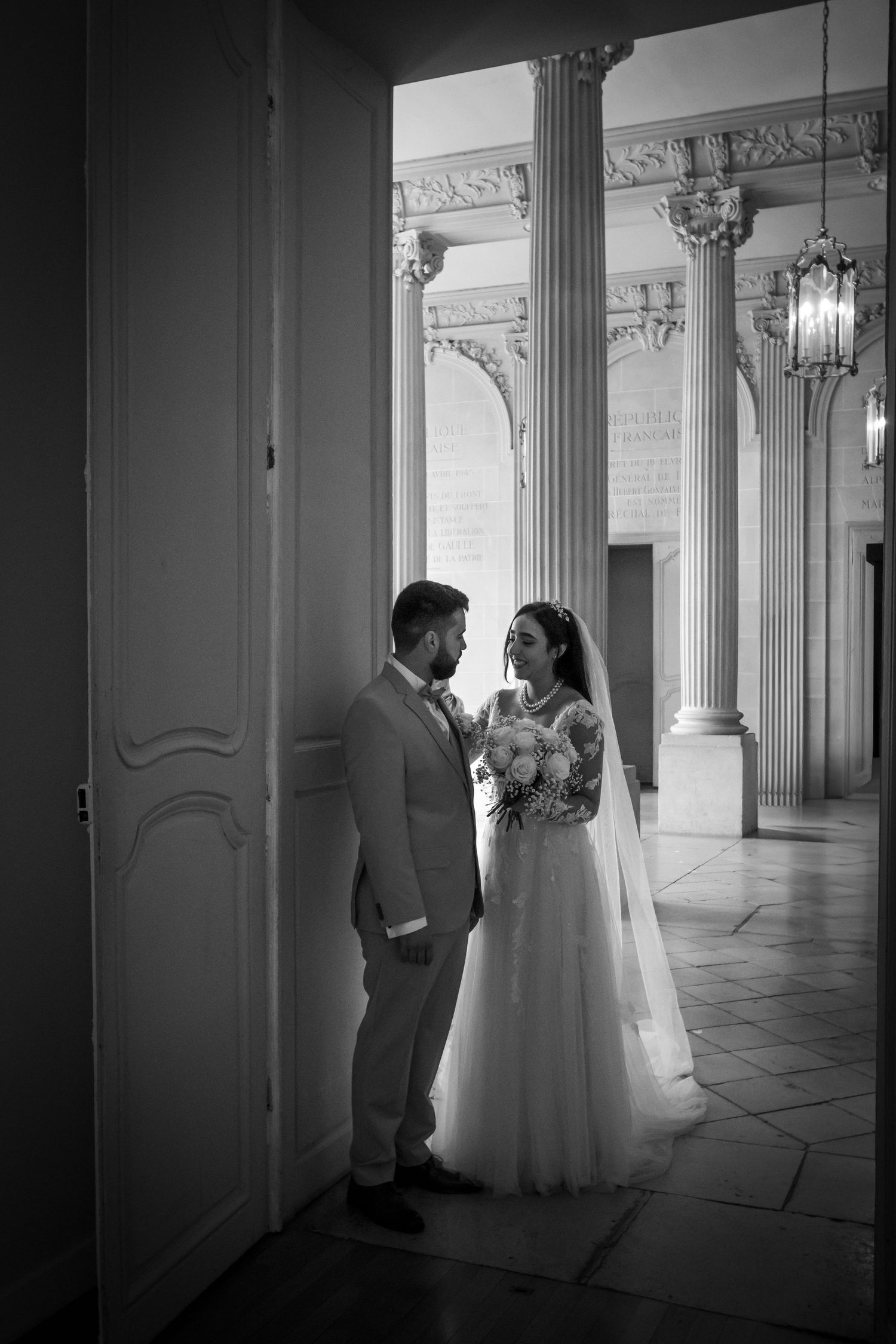 Photo en lumière naturelle d'un couple lors d'un mariage sur Nancy et ses alentours ainsi que Reims