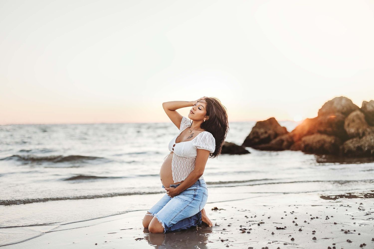 outdoor sunset maternity session