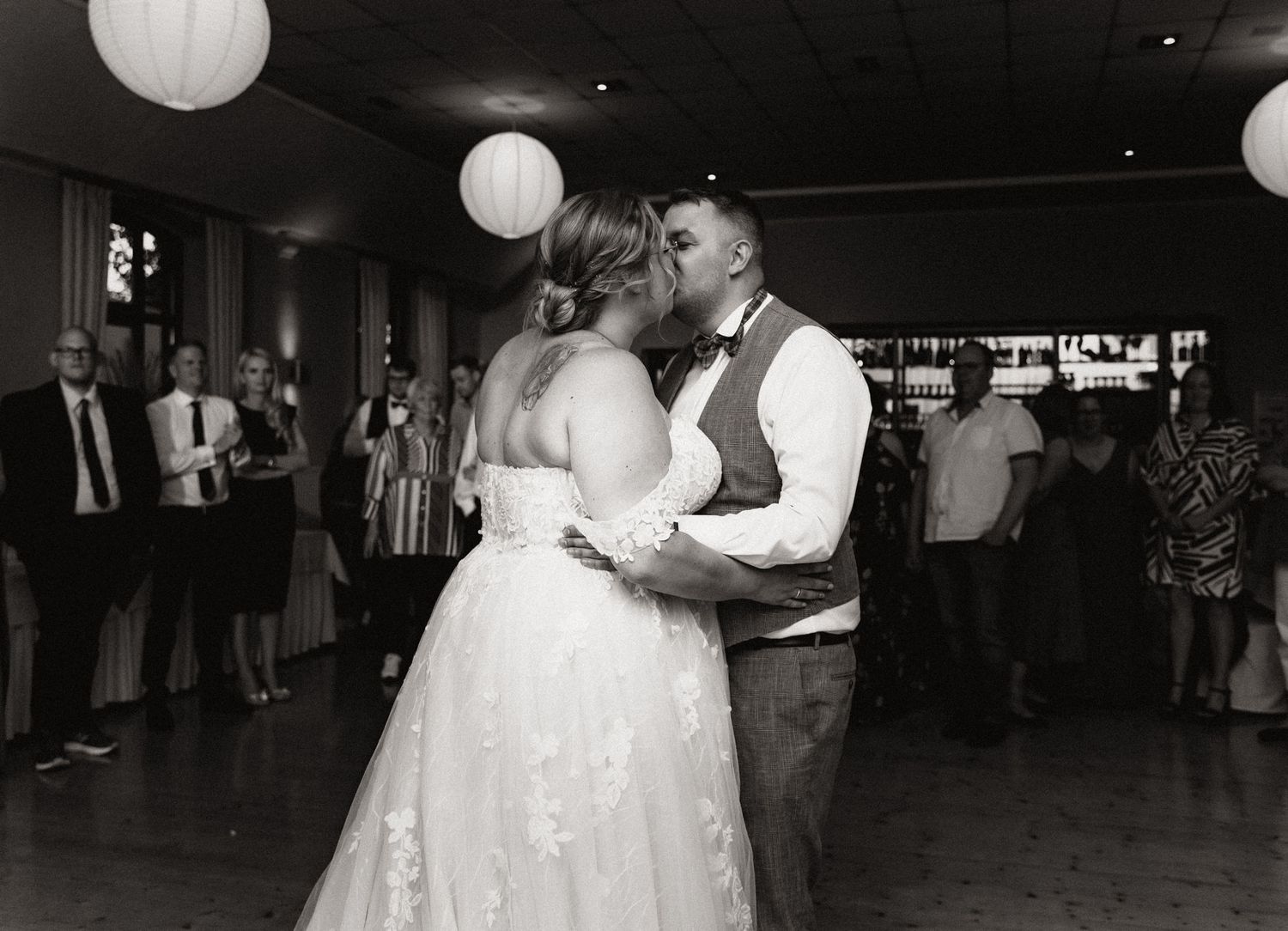 Hochzeit Fotografie Osnabrück und Münster - Erster Tanz schwarzweiß