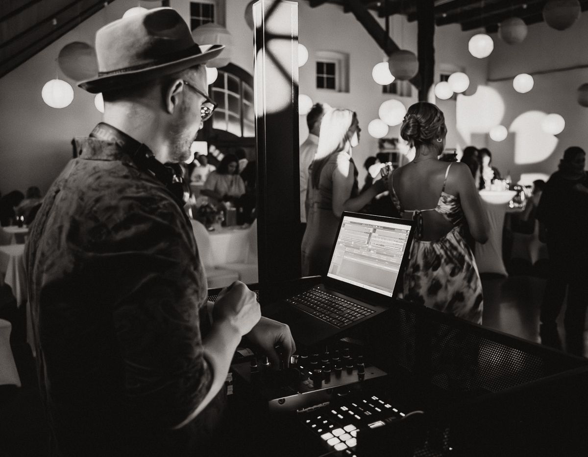 DJ Service Osnabrück deutschlandweit - Hütte rockt Festival