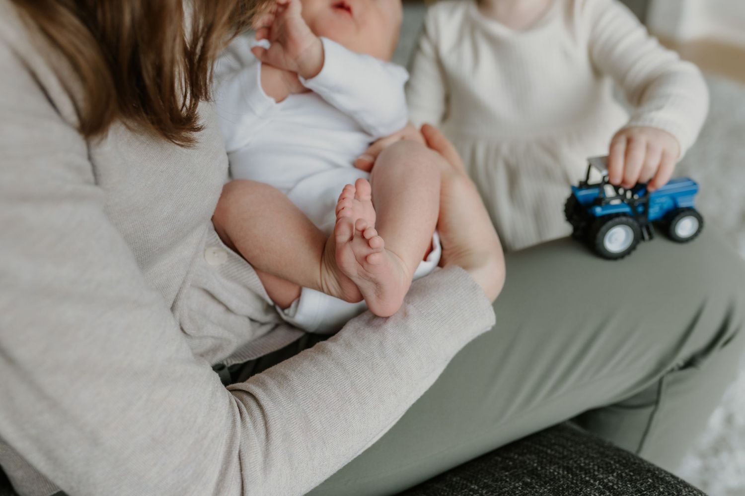 Calgary newborn photographer