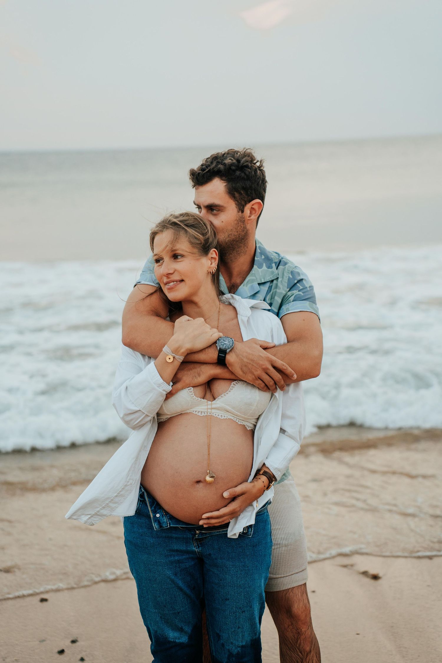 shooting grossesse - future maman au coucher du soleil
