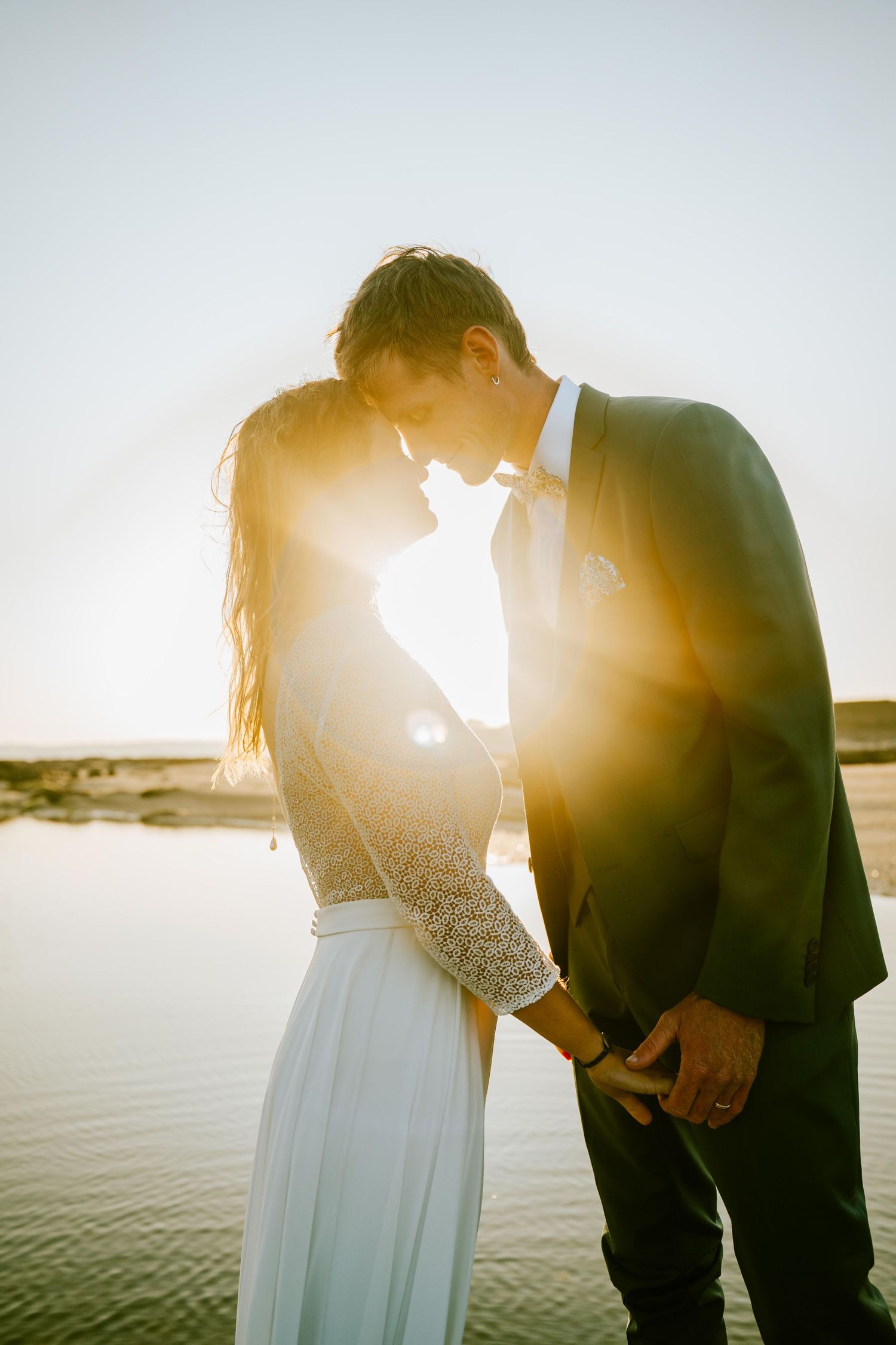 séance après mariage au coucher du soleil Normandie - Liograph Studio Créatif
