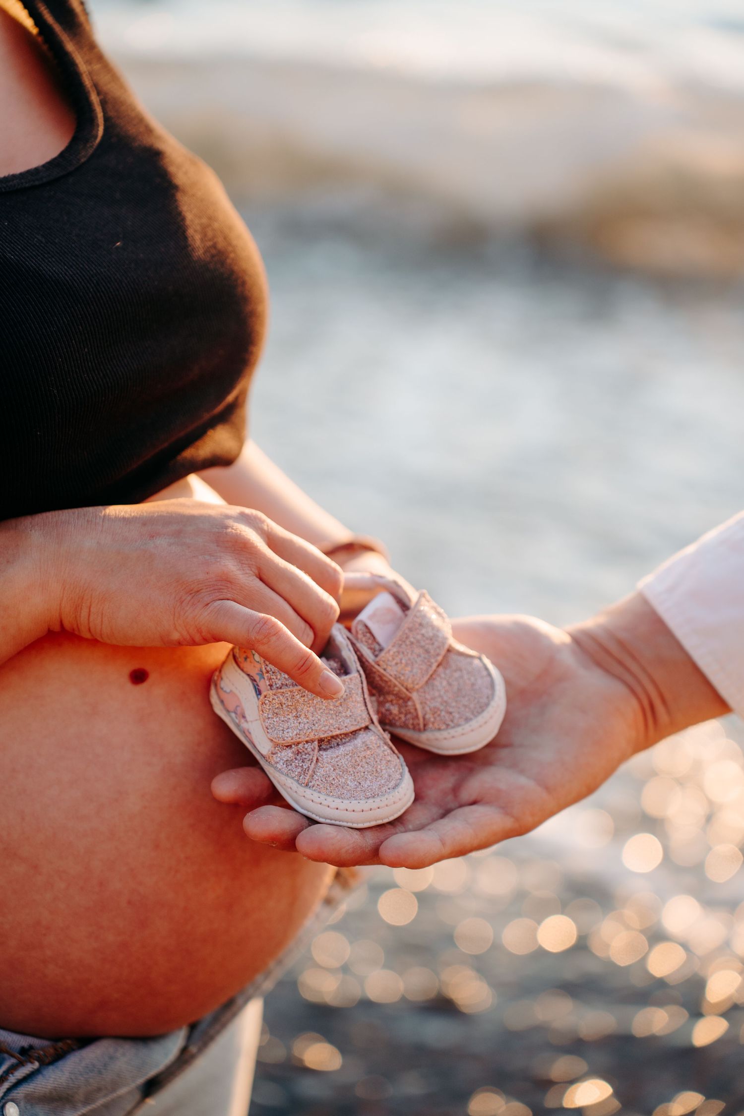 photo ventre de femme enceinte - shooting grossesse