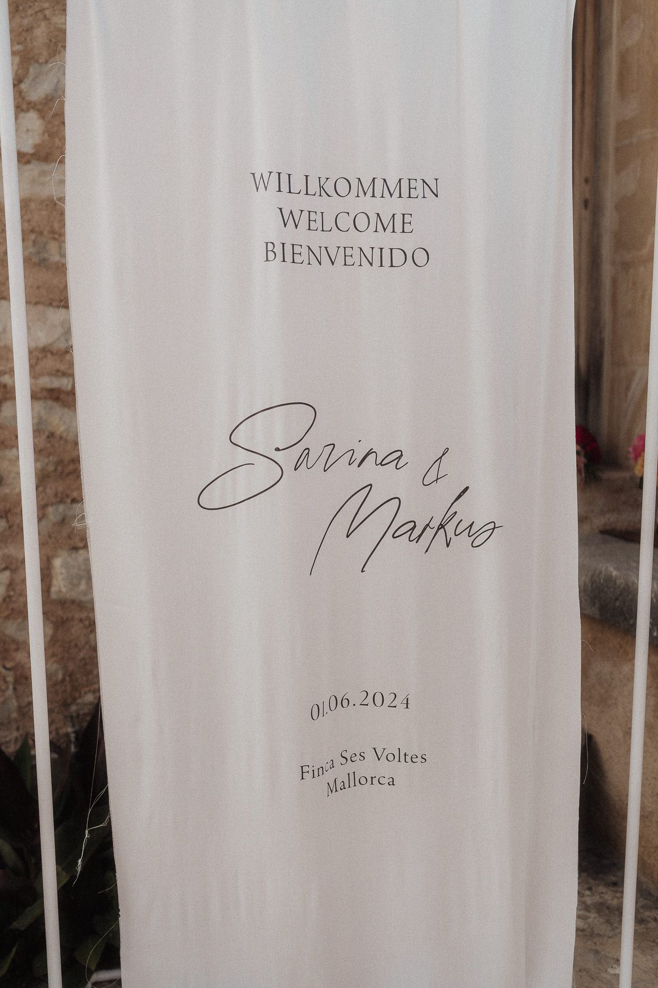 Elegant wedding welcome sign for Sarina and Markus at Finca Ses Voltes, Mallorca, dated 01.06.2024.