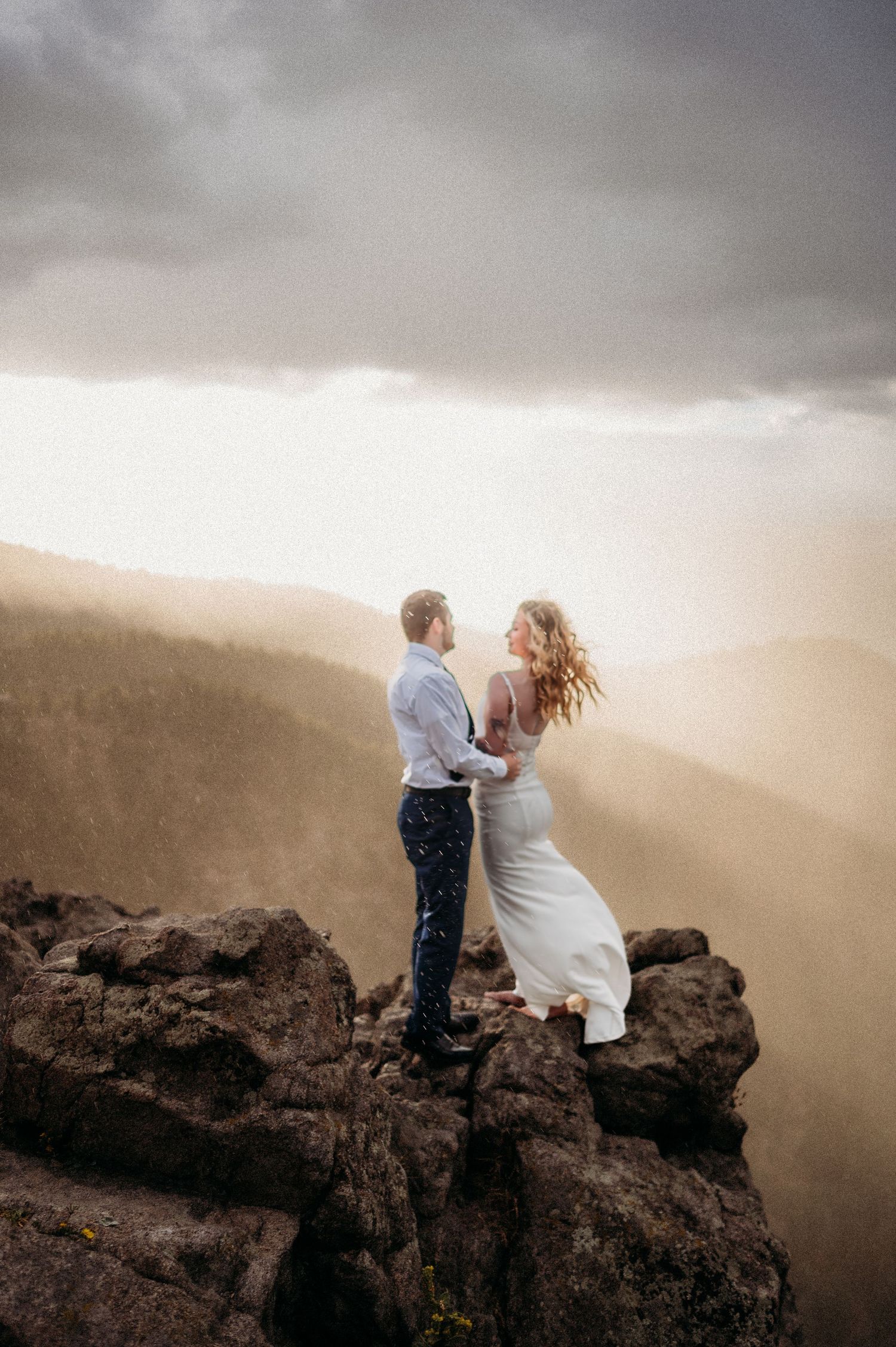 Colorado elopement photographer mountain couple session