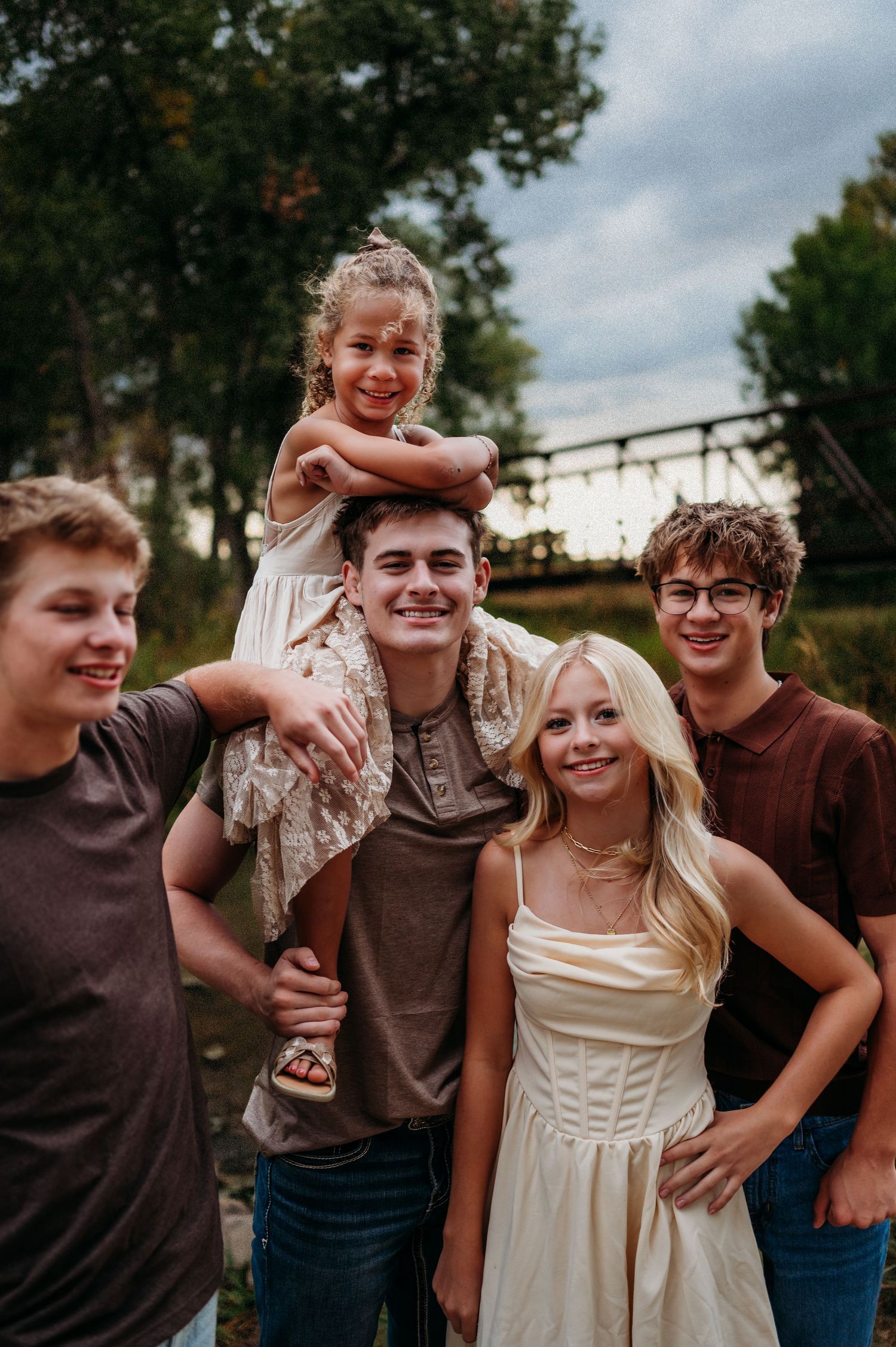 Denver family photographer candid outdoor session