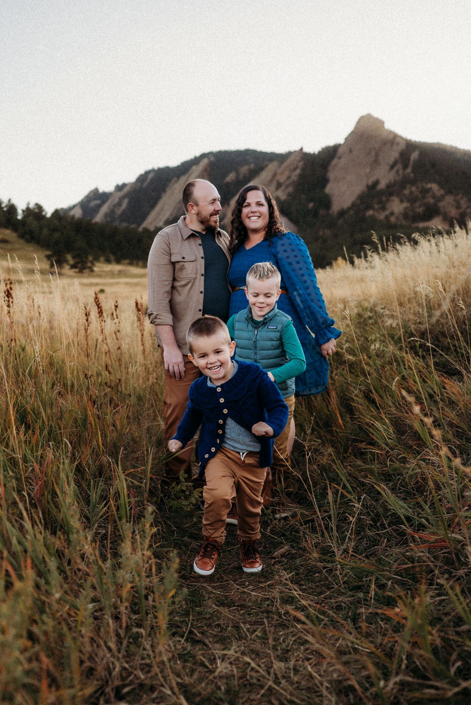 Denver family photographer candid outdoor session