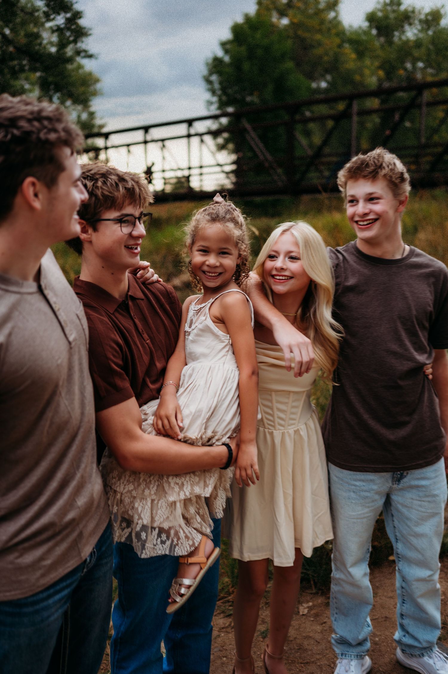 Denver family photographer candid outdoor session