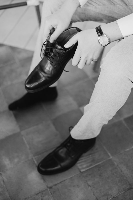 dettaglio scarpe sposo