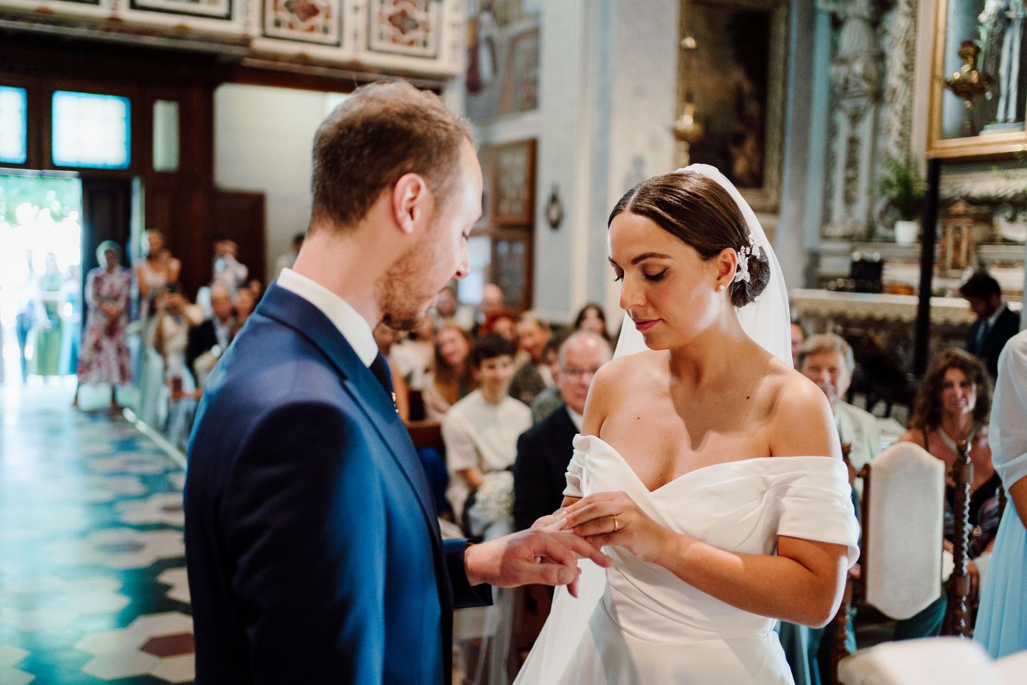scambio anelli degli sposi, matrimonio a Iseo