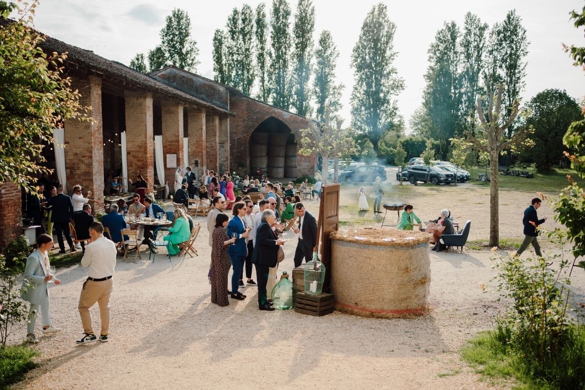 aperitivo a cascina lago scuro location di matrimonio a cremona