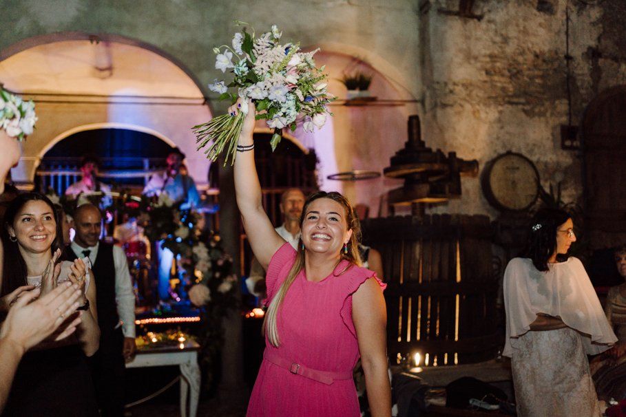 lancio del bouquet, a Tenuta Frizzoni a Bergamo