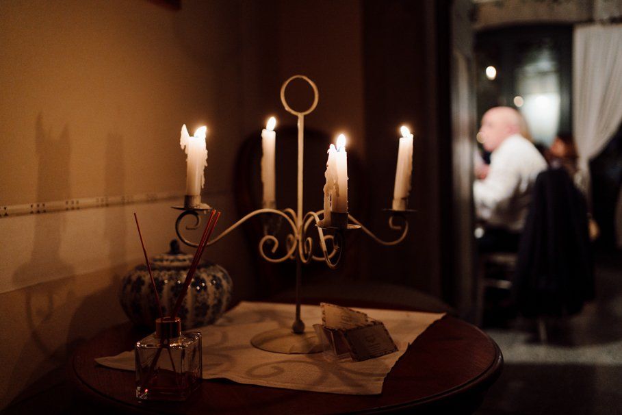 dettaglio della Tenuta Frizzoni, atmosfera romantica, luci calde