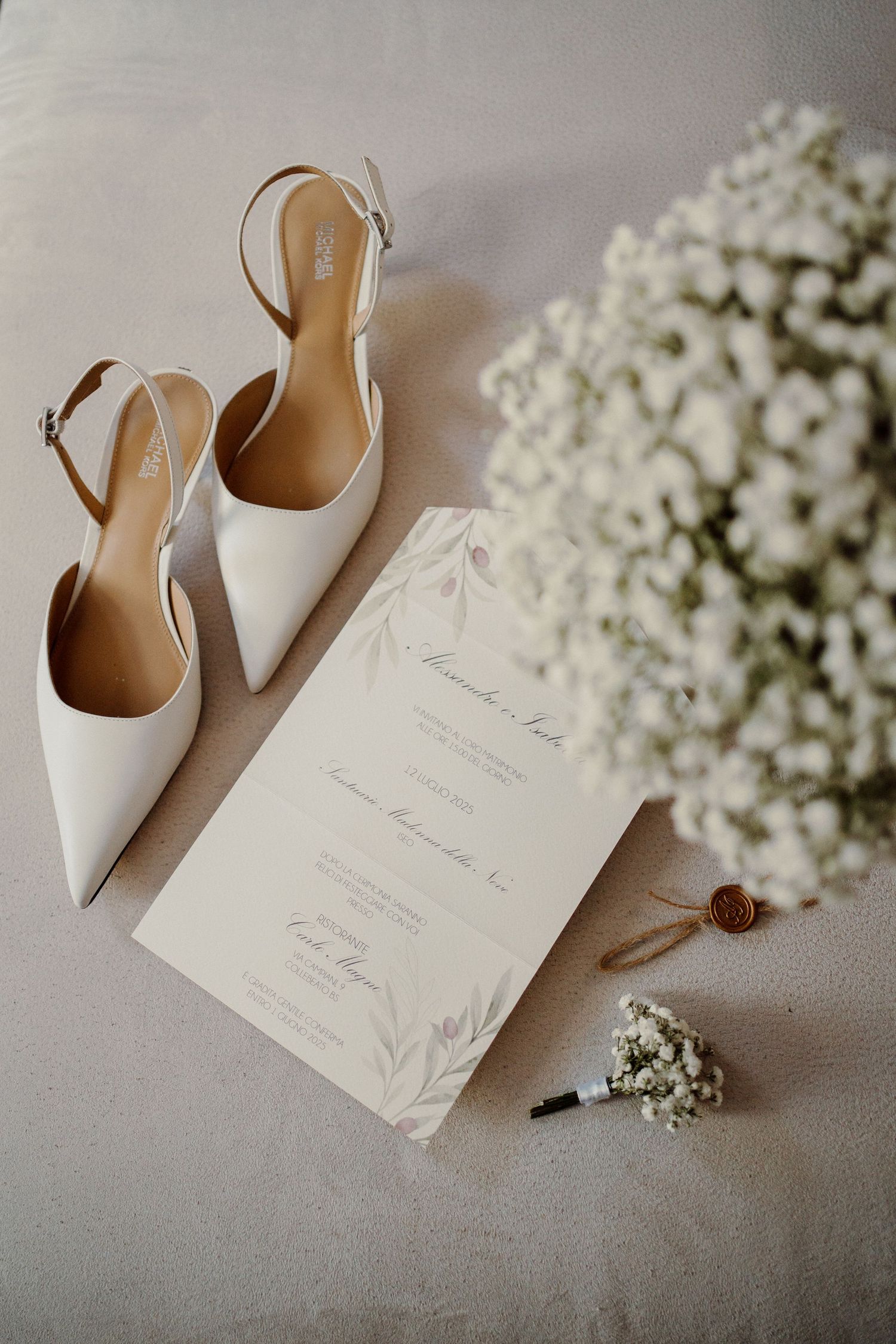 Partecipazione e dettagli sposa, matrimonio a Iseo