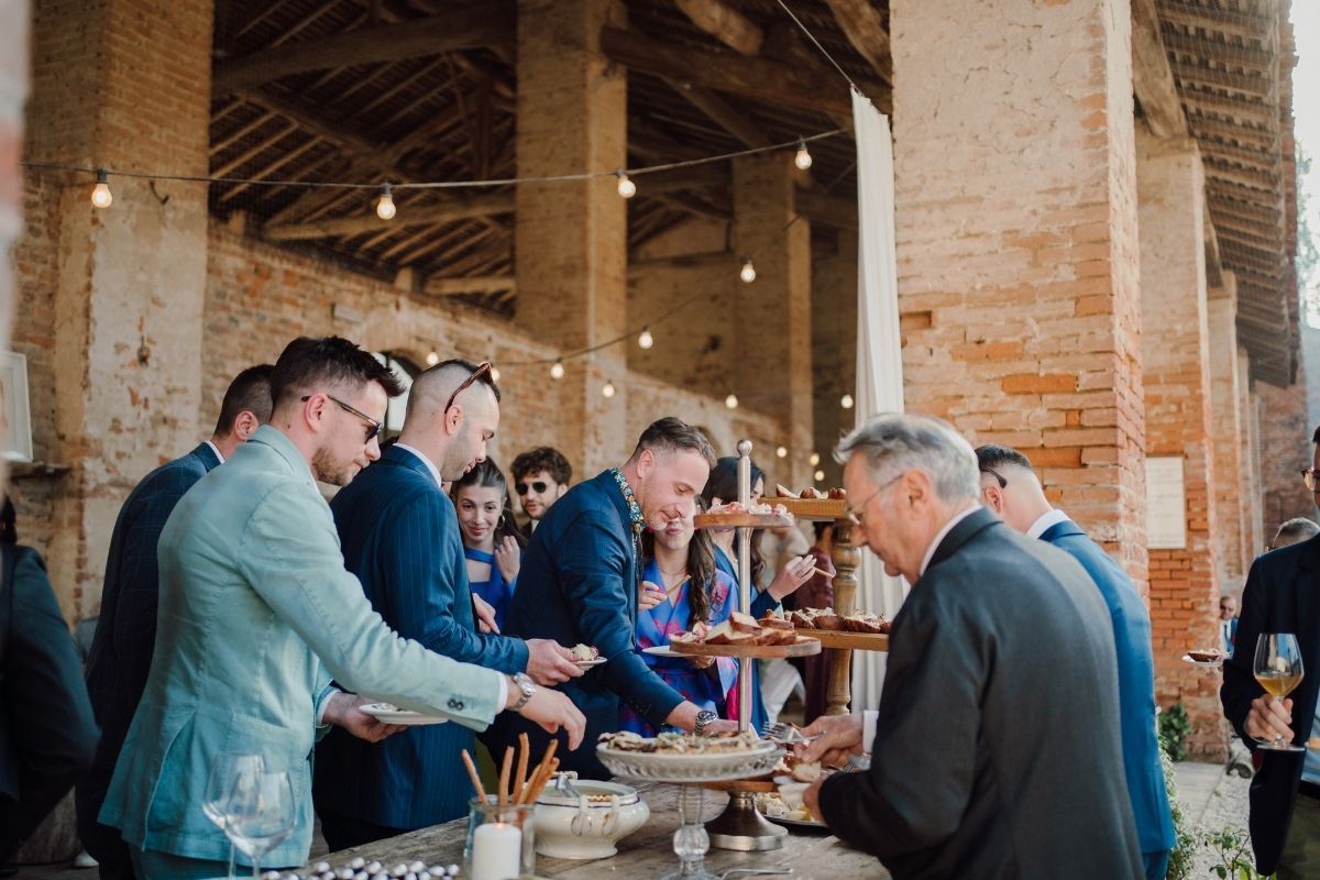aperitivo a cascina lago scuro location di matrimonio a cremona