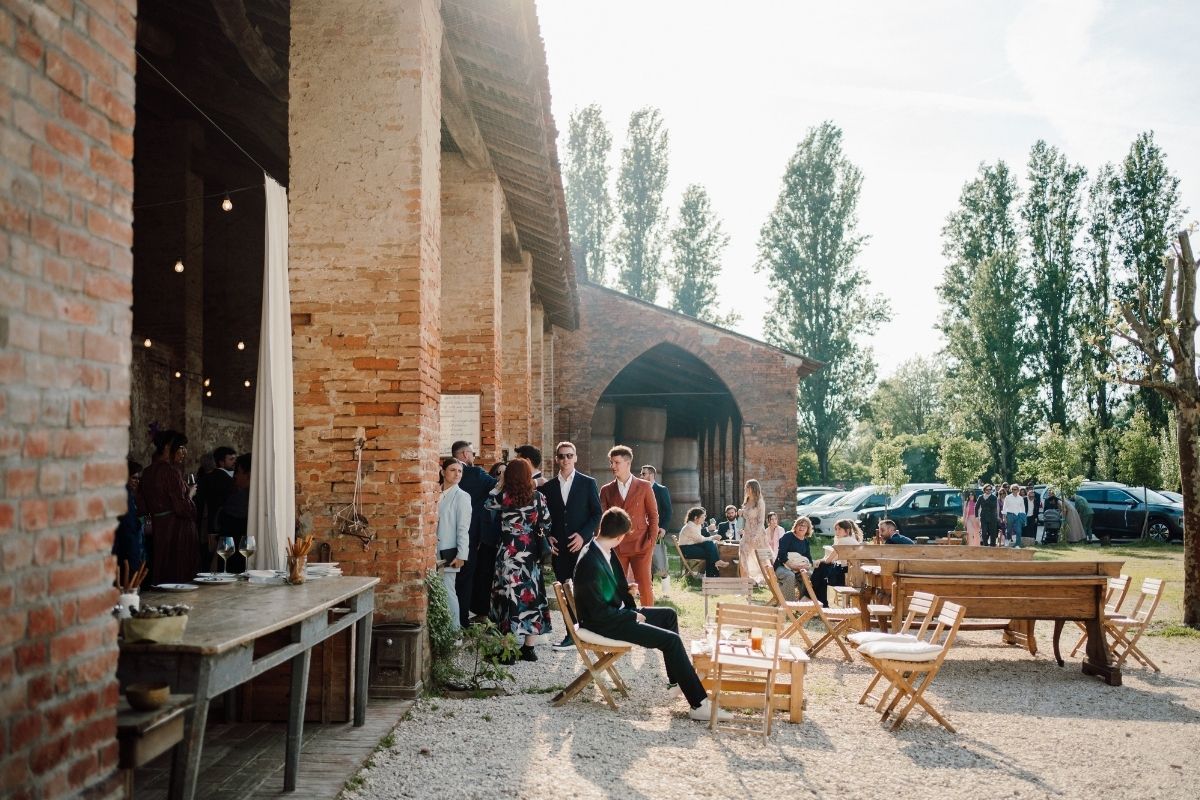 aperitivo a cascina lago scuro location di matrimonio a cremona