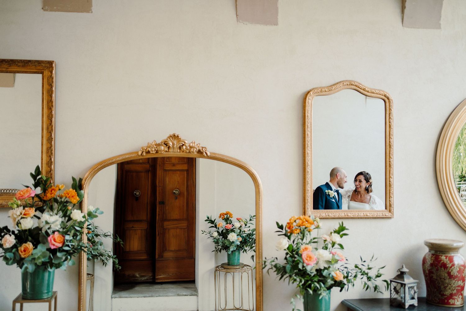 ritratto fotografico agli sposi in location a tenuta Acquaviva a travaglia, location di matrimonio a Brescia.